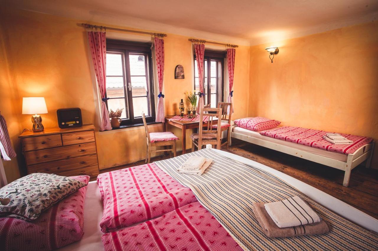 Pension Cert A Kaca Český Krumlov Kamer foto